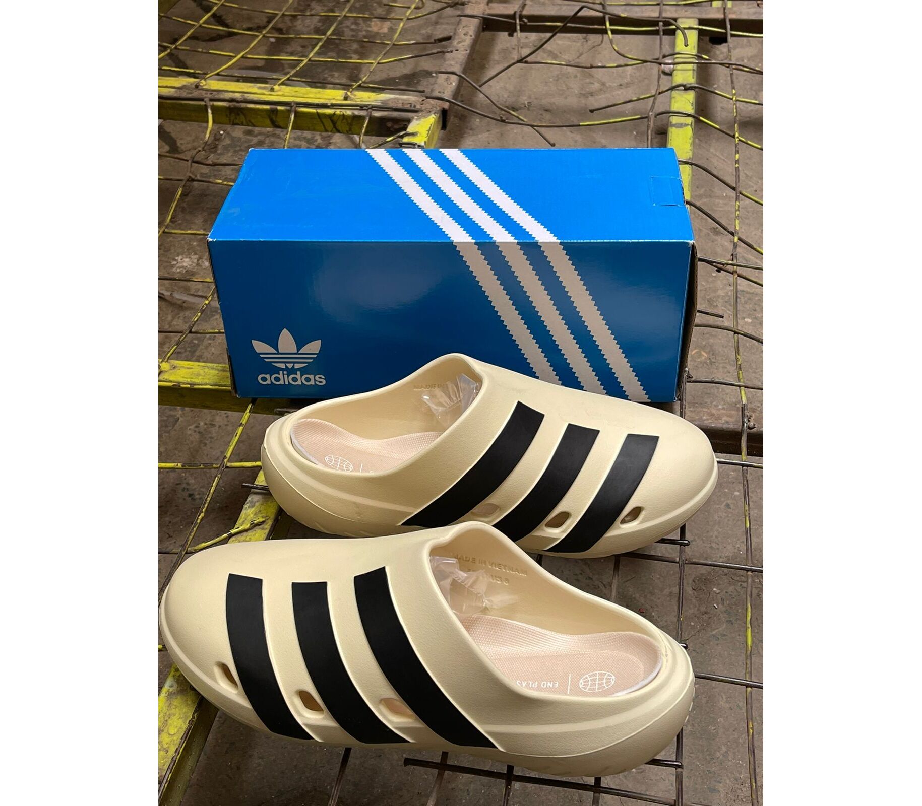 ADIDAS clogs