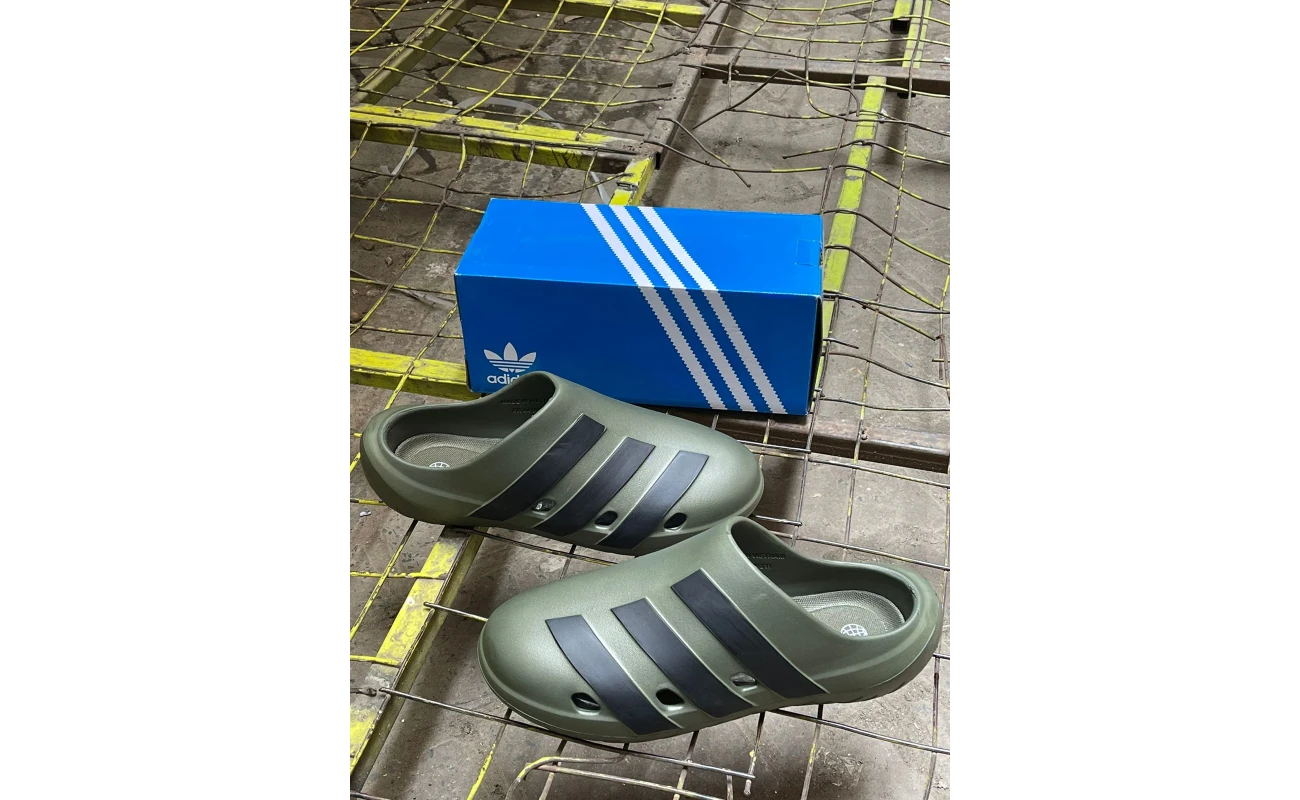 Adidas Clogs 3