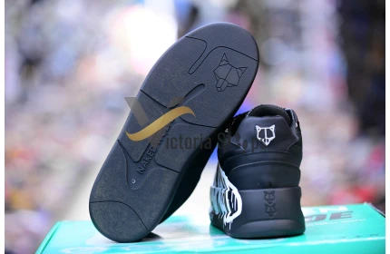 Naked Wolfe Original 3