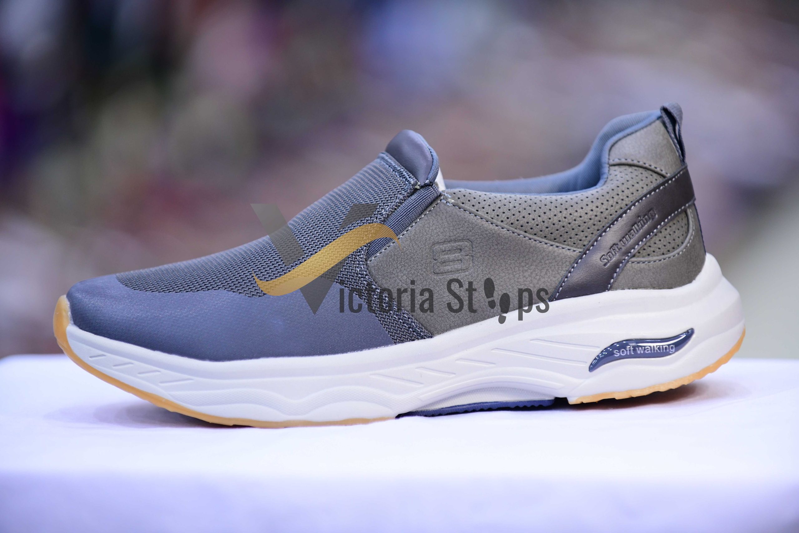 Sketcher Men’s 6 Sketcher Men's - Image 1